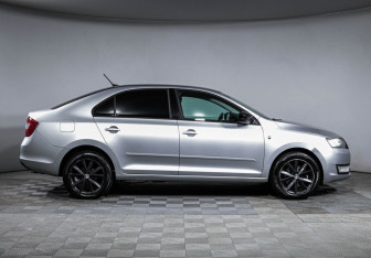 Подержанный автомобиль Skoda Rapid Liftback 2016 года (4 фото)