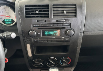 Подержанный автомобиль Dodge Caliber 2008 года (14 фото)