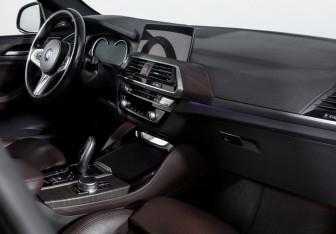 Подержанный автомобиль BMW X4 2018 года (9 фото)