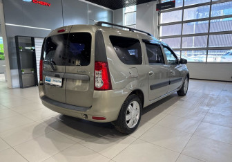 Подержанный автомобиль LADA (ВАЗ) Largus Wagon 2012 года (4 фото)