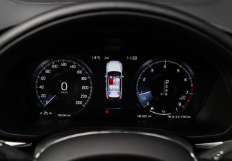 Подержанный автомобиль Volvo XC60 2019 года (27 фото)