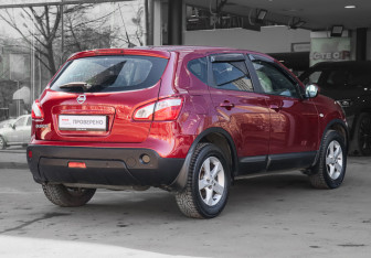 Подержанный автомобиль Nissan Qashqai 2013 года (5 фото)