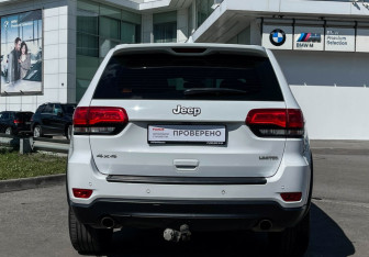 Подержанный автомобиль Jeep Grand Cherokee 2016 года (6 фото)