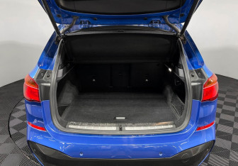 Подержанный автомобиль BMW X1 2018 года (9 фото)