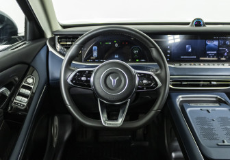 Подержанный автомобиль Voyah Free 2023 года (11 фото)