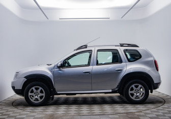 Подержанный автомобиль Renault Duster 2018 года (8 фото)