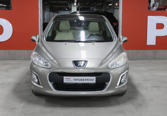 Подержанный автомобиль Peugeot 308 Hatchback 2012 года (2 фото)