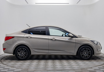 Подержанный автомобиль Hyundai Solaris Sedan 2015 года (6 фото)