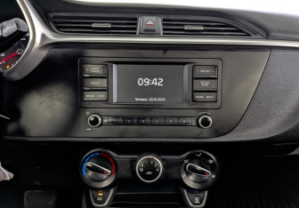 Подержанный автомобиль Kia Rio Hatchback 2021 года (16 фото)