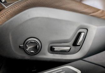 Подержанный автомобиль Volvo S90 2019 года (21 фото)