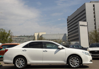Подержанный автомобиль Toyota Camry Sedan 2014 года (3 фото)