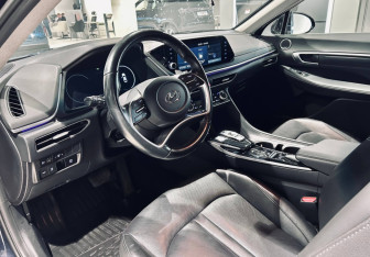 Подержанный автомобиль Hyundai Sonata 2020 года (7 фото)