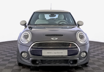Подержанный автомобиль MINI Hatch 2016 года (2 фото)