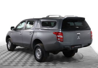 Подержанный автомобиль Mitsubishi L200 2018 года (7 фото)