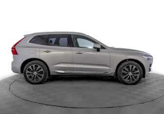 Подержанный автомобиль Volvo XC60 2021 года (4 фото)