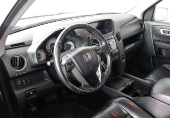 Подержанный автомобиль Honda Pilot 2012 года (7 фото)