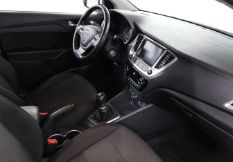 Подержанный автомобиль Hyundai Solaris Sedan 2019 года (7 фото)