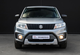 Подержанный автомобиль Suzuki Vitara 2015 года (2 фото)