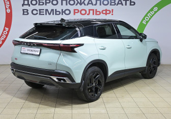 Подержанный автомобиль Omoda C5 2023 года (4 фото)