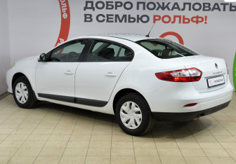 Подержанный автомобиль Renault Fluence 2014 года (6 фото)