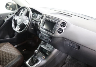 Подержанный автомобиль Volkswagen Tiguan 2016 года (10 фото)