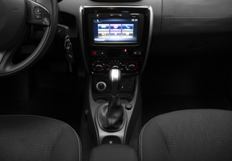 Подержанный автомобиль Nissan Terrano 2019 года (18 фото)