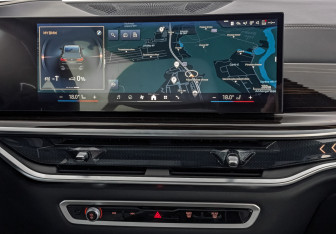 Подержанный автомобиль BMW X5 2025 года (17 фото)