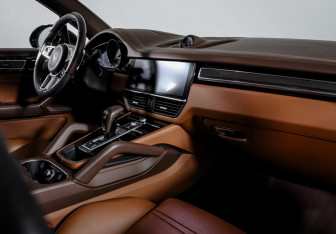 Подержанный автомобиль Porsche Cayenne 2020 года (9 фото)