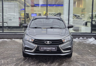 Подержанный автомобиль LADA (ВАЗ) Vesta Sedan 2017 года (2 фото)