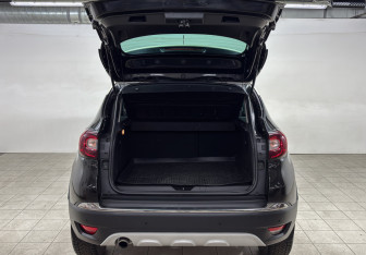 Подержанный автомобиль Renault Kaptur 2017 года (23 фото)