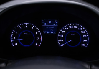 Подержанный автомобиль Hyundai Solaris Sedan 2012 года (12 фото)