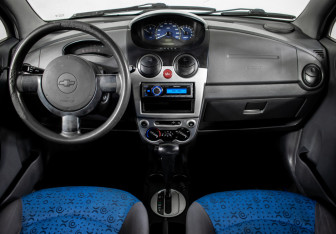 Подержанный автомобиль Chevrolet Spark 2007 года (11 фото)