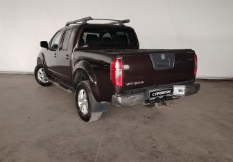 Подержанный автомобиль Nissan Navara (Frontier) 2008 года (6 фото)