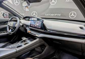 Подержанный автомобиль Changan UNI-V 2023 года (11 фото)