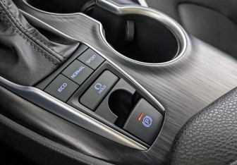 Подержанный автомобиль Toyota Camry Sedan 2023 года (26 фото)