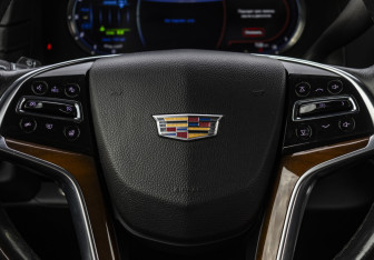 Подержанный автомобиль Cadillac Escalade Suv 2017 года (11 фото)