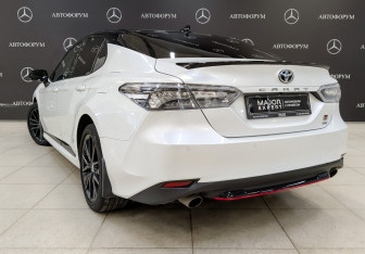 Подержанный автомобиль Toyota Camry Sedan 2021 года (7 фото)