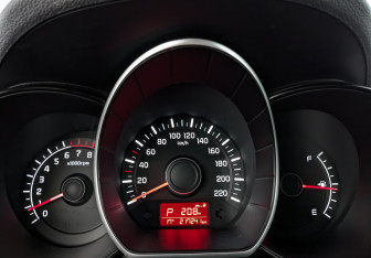 Подержанный автомобиль Kia Rio Hatchback 2016 года (16 фото)