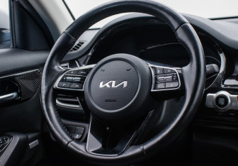 Подержанный автомобиль Kia Seltos 2021 года (15 фото)