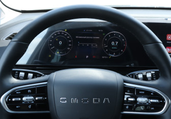 Подержанный автомобиль Omoda C5 2024 года (11 фото)