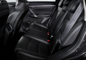 Подержанный автомобиль Geely Atlas Pro 2024 года (10 фото)