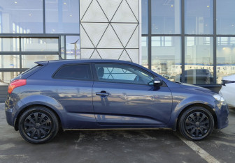 Подержанный автомобиль Kia Ceed Hatchback 2011 года (4 фото)