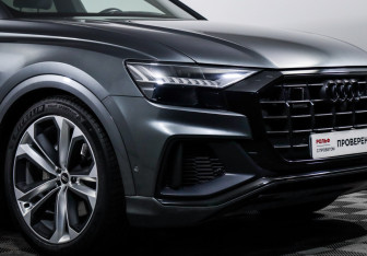 Подержанный автомобиль Audi Q8 2021 года (16 фото)
