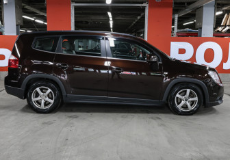 Подержанный автомобиль Chevrolet Orlando 2013 года (4 фото)
