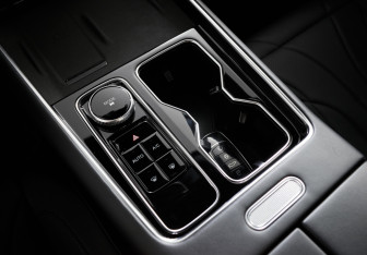 Подержанный автомобиль Chery Tiggo 9 2024 года (15 фото)