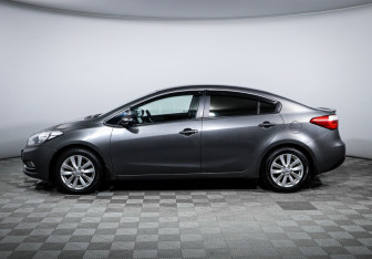 Подержанный автомобиль Kia Cerato Sedan 2015 года (8 фото)