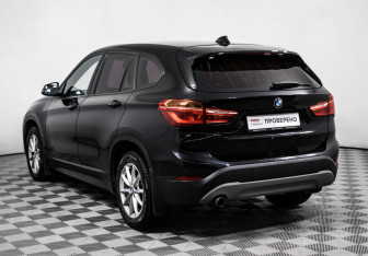 Подержанный автомобиль BMW X1 2017 года (7 фото)