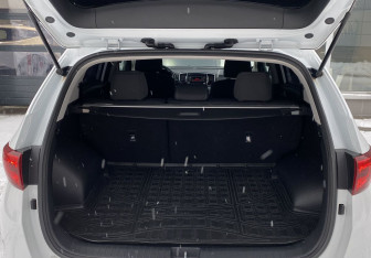 Подержанный автомобиль Kia Sportage 2017 года (10 фото)