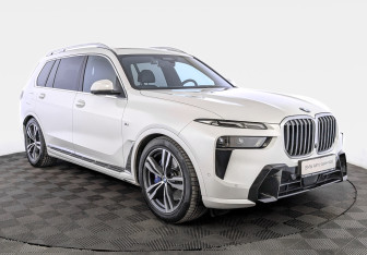 Подержанный автомобиль BMW X7 2023 года (3 фото)