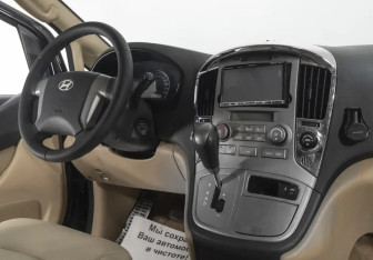 Подержанный автомобиль Hyundai Grand Starex 2009 года (7 фото)